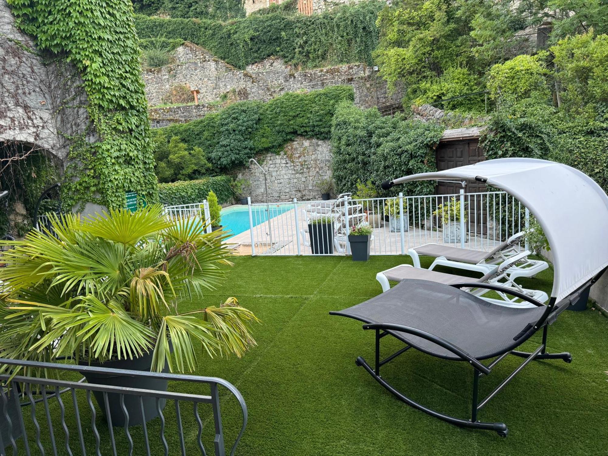 Hotel Le Sully Meyrueis Exterior photo