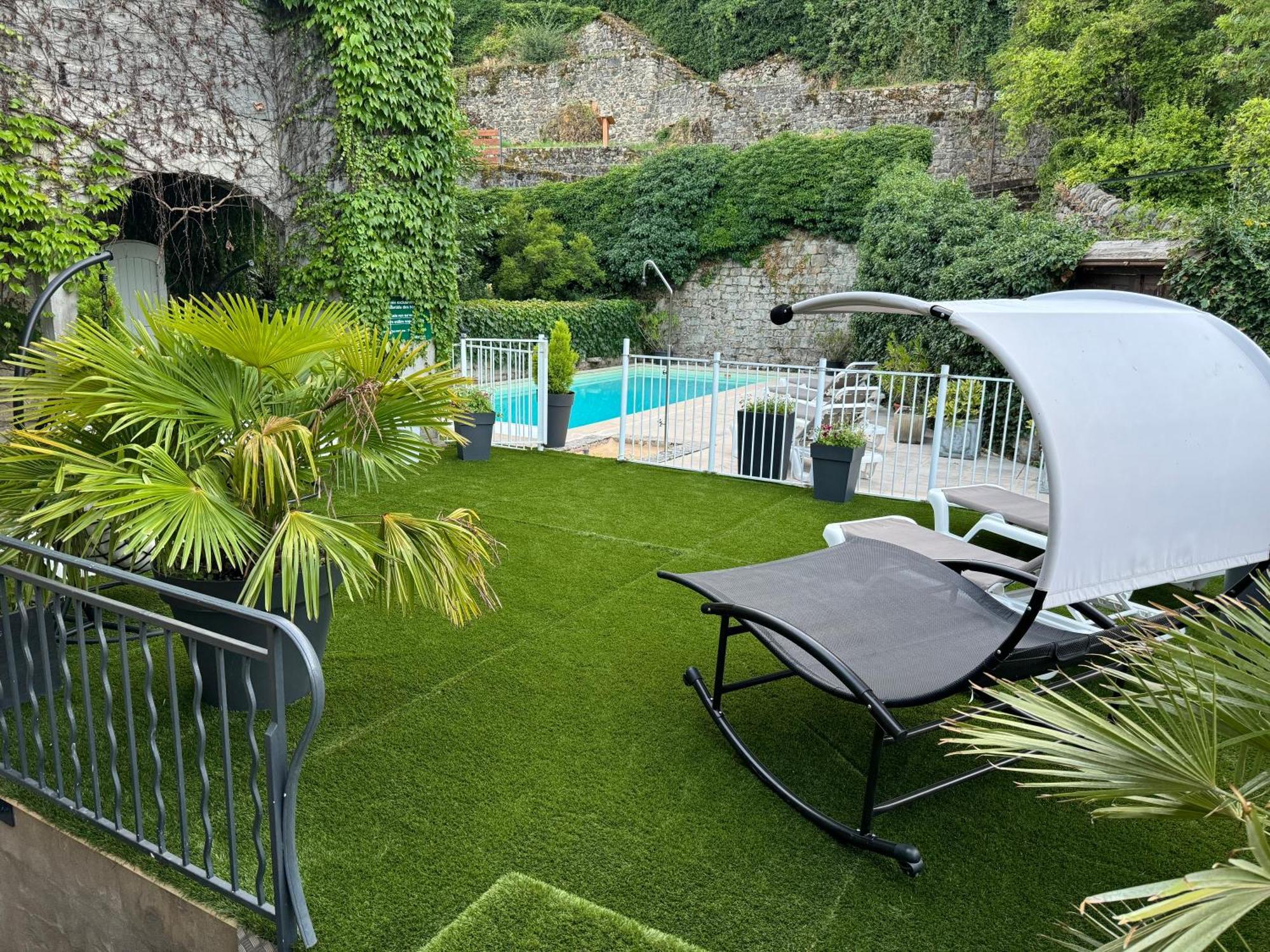 Hotel Le Sully Meyrueis Exterior photo